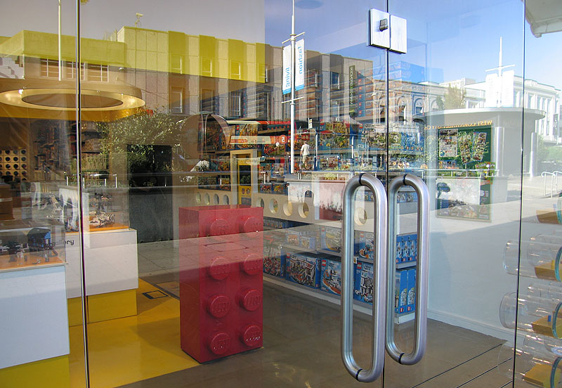 brighton-legoshop03.jpg