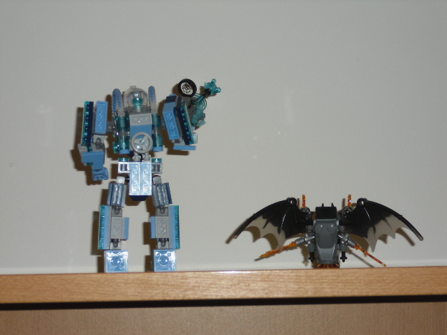 robo_freeze_vs_bat_glider_2.jpg