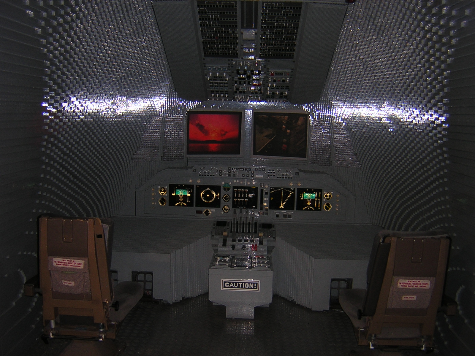 boeing_cockpit_2.jpg