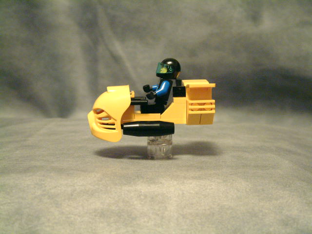 yellowsled01.jpg