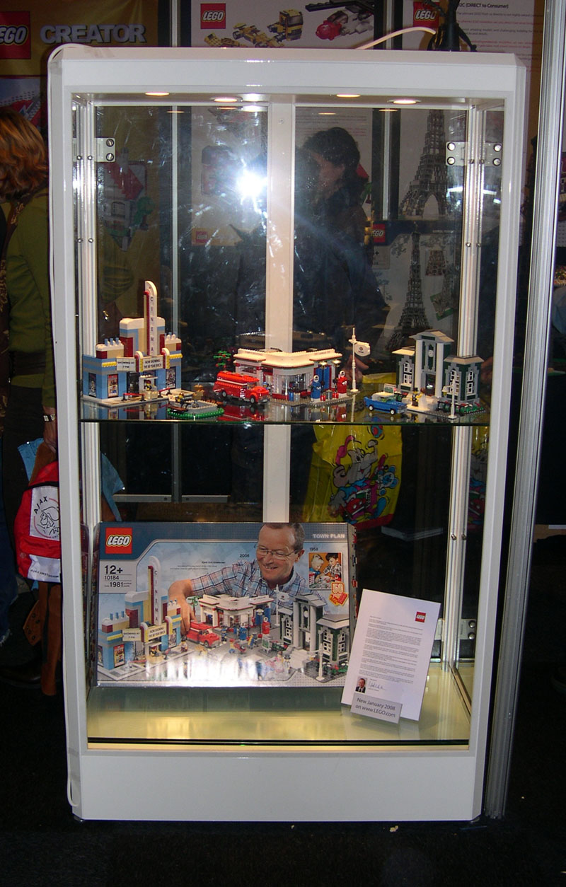 legoworld006townplan.jpg