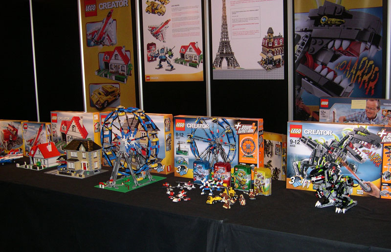 legoworld011standlegocreator.jpg