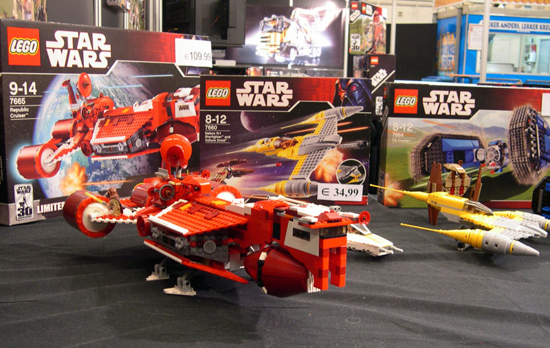 legoworld012standlegosw.jpg