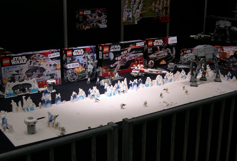 legoworld014standlegosw.jpg