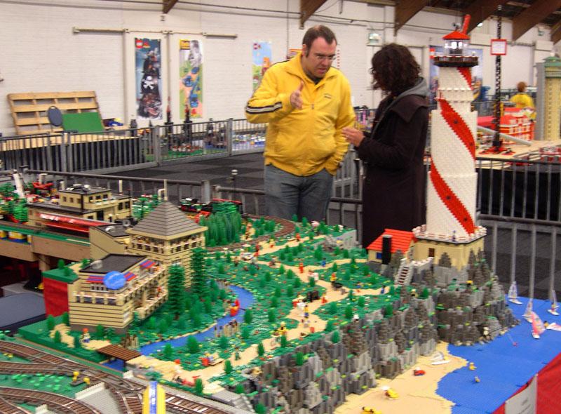 legoworld171taniaandserge.jpg