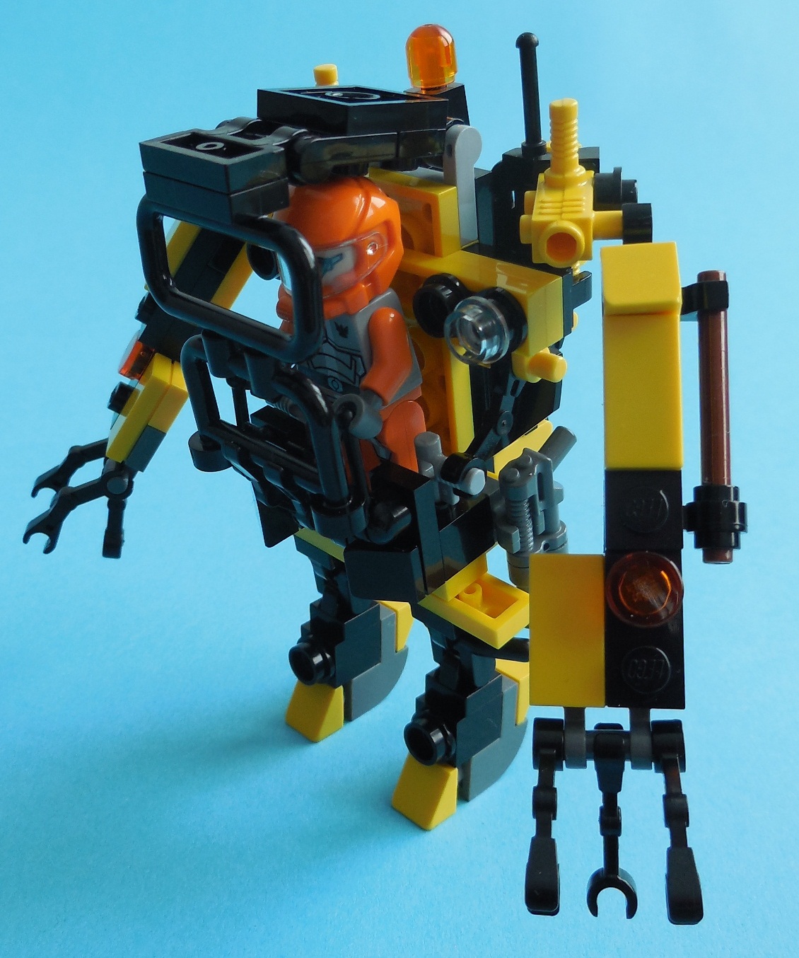loader_tbzz_3.jpg