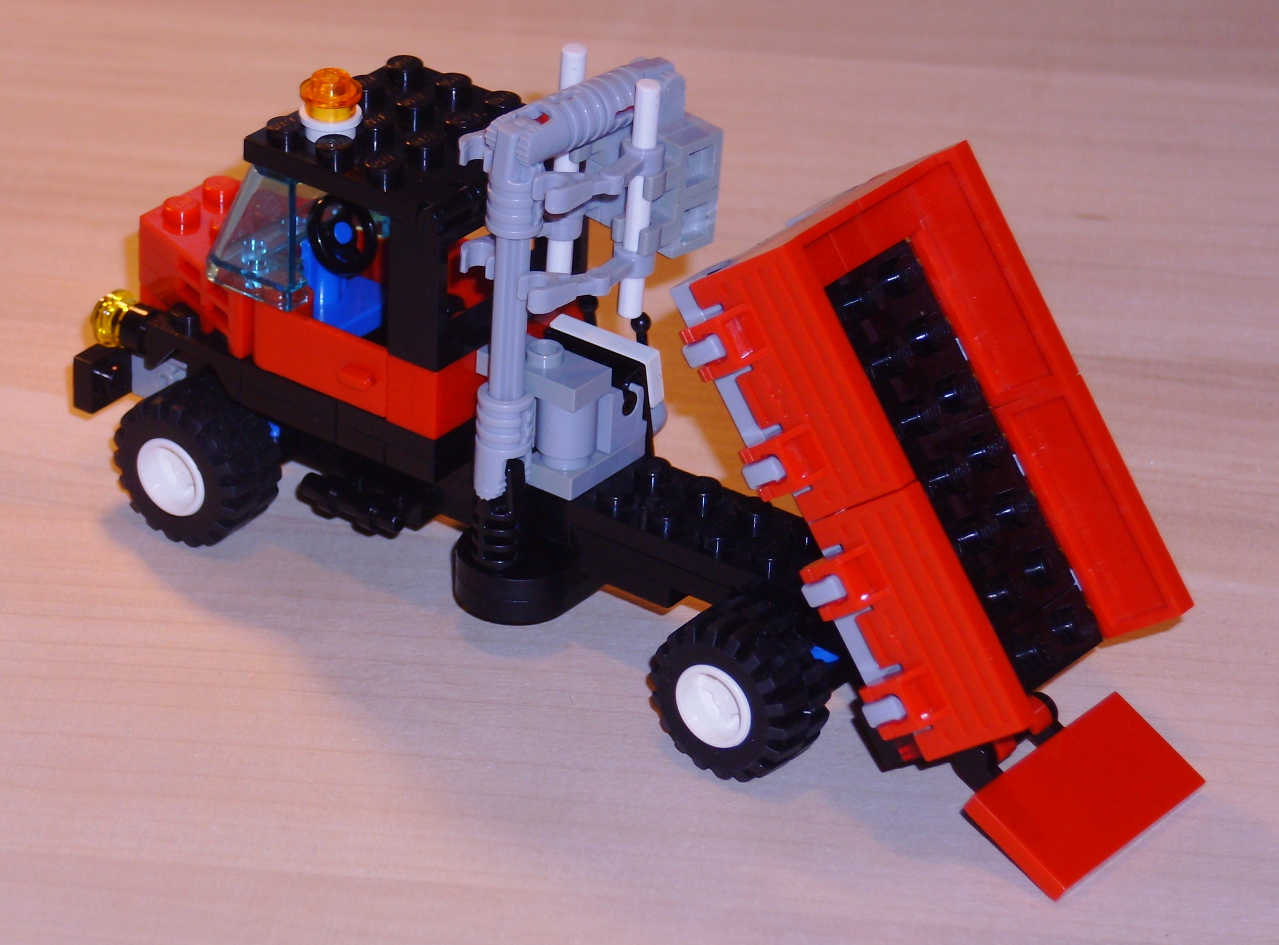 wood_truck_4.jpg