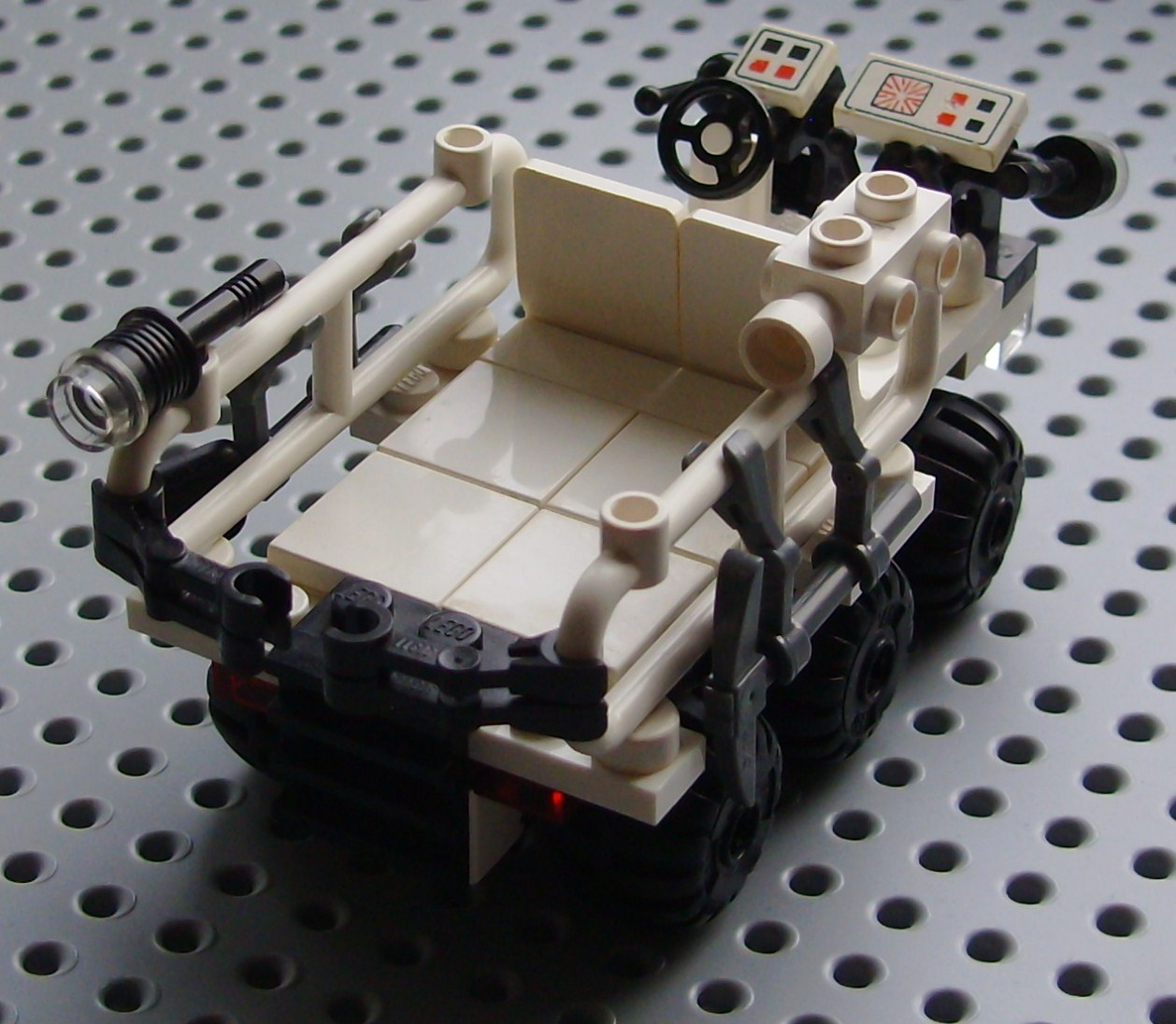 lunar_small_2.jpg