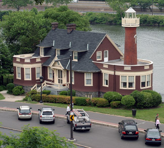 boathouserowlighthouse3.jpg