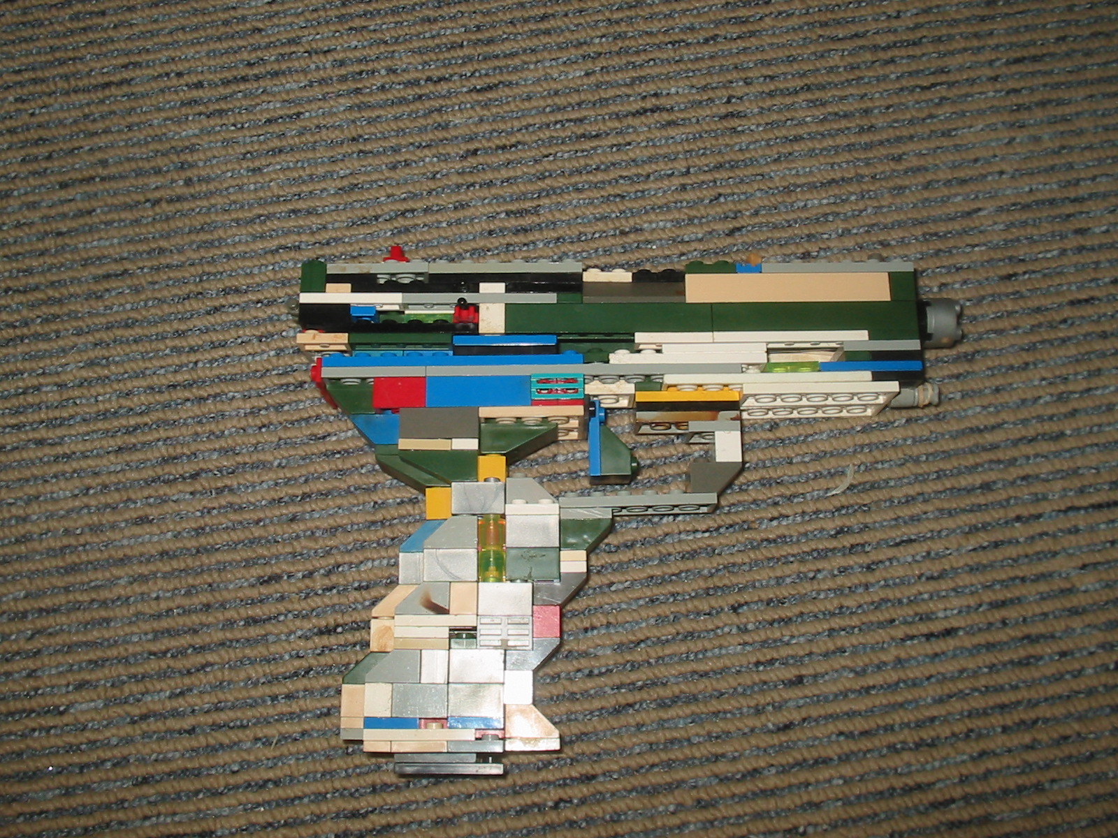 nathan_lego_gun_002.jpg