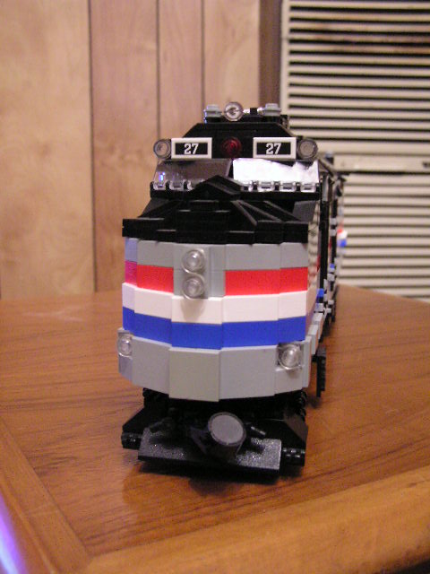 006trainenginefront-withoutflash.jpg