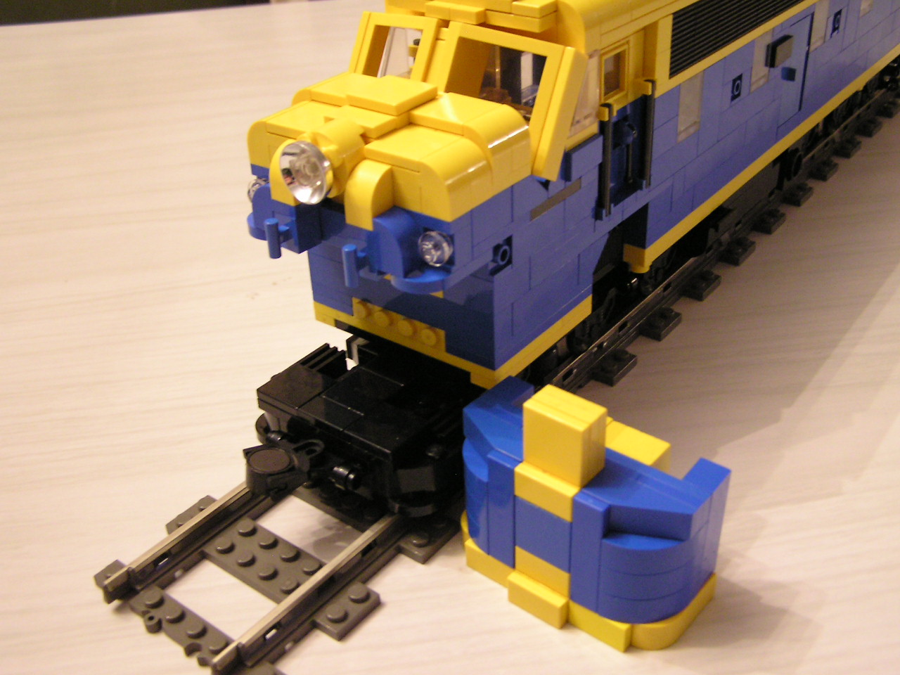024frontdetails.jpg