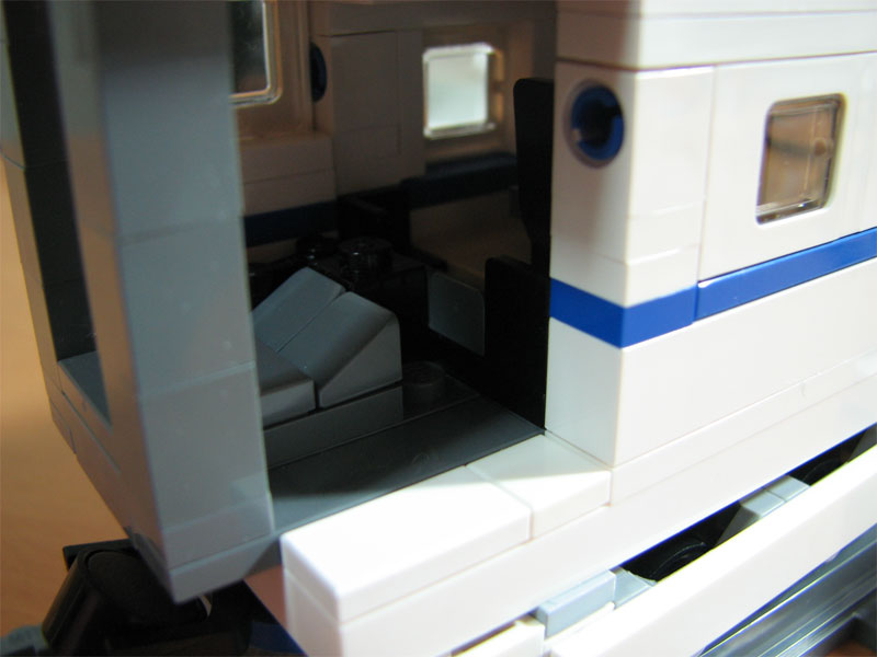 crh2_door_02.jpg