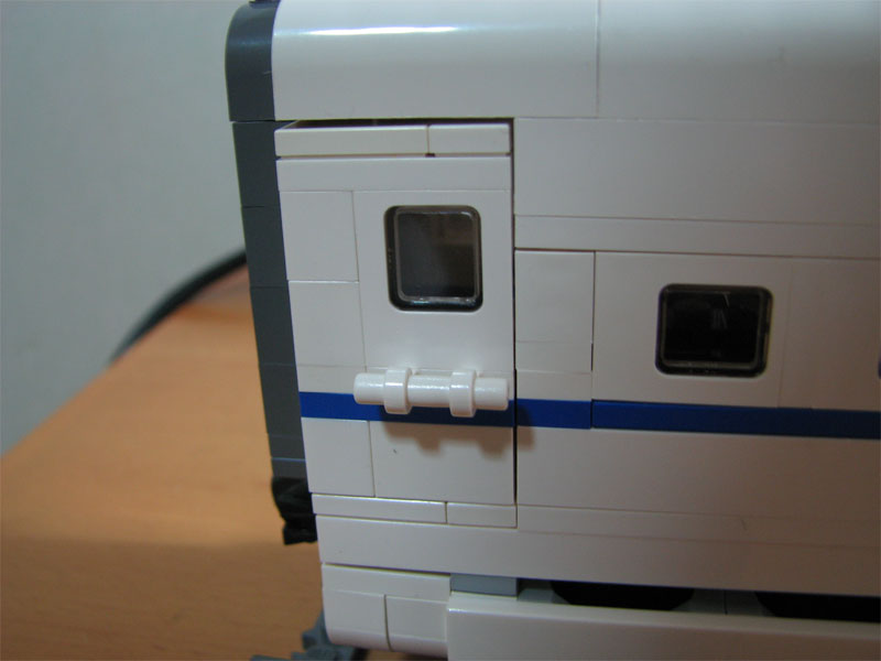 crh2_door_05.jpg