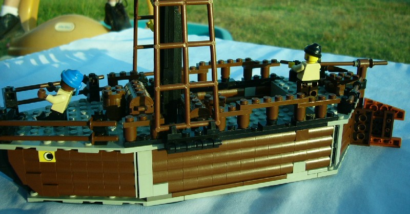 ship_left.jpg