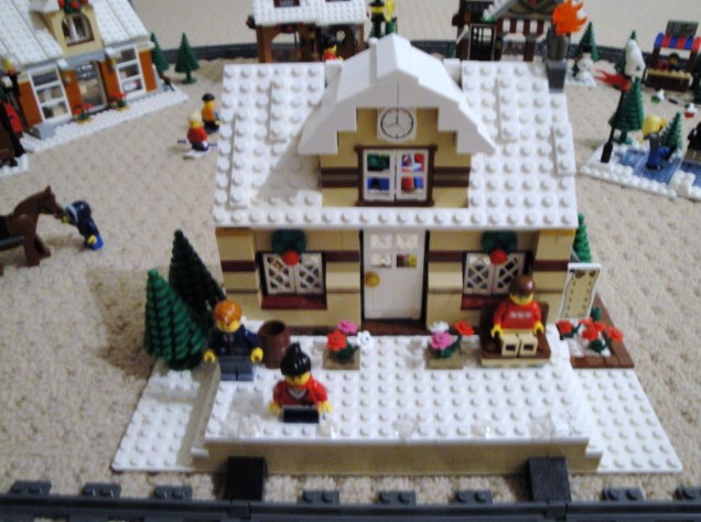 lego_winter_village_002.jpg