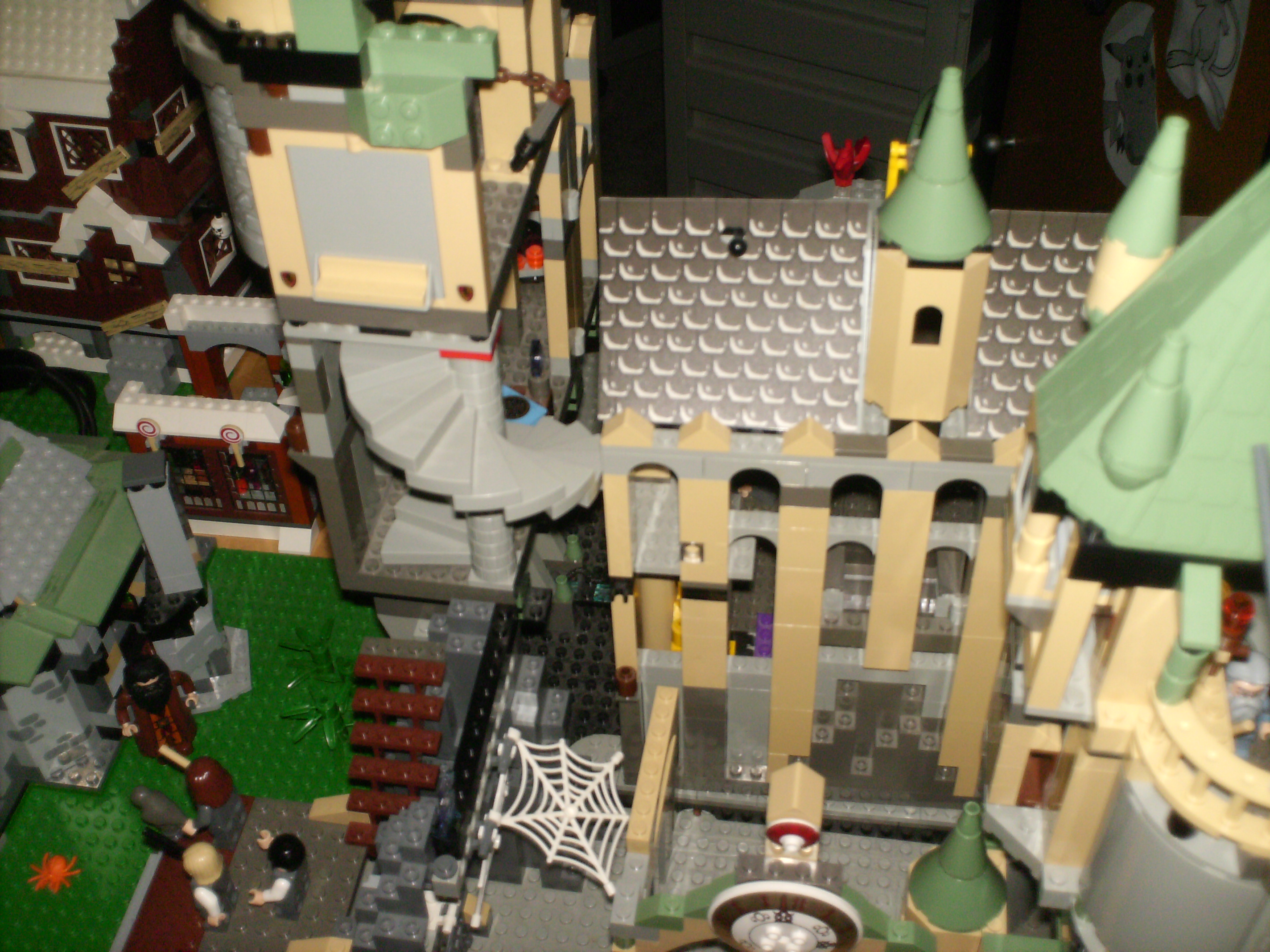some_castle_buildings.jpg