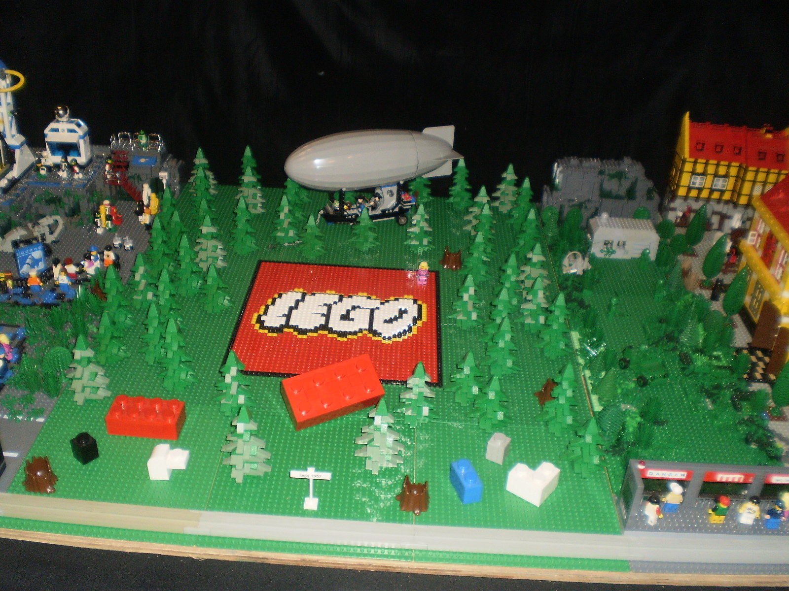 legoworld150.jpg