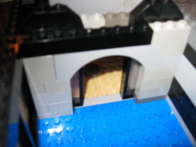 underwaterpoolentrance2.jpg