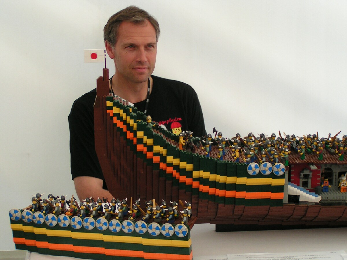 lego75_knud_r_h_thomsen_3.jpg