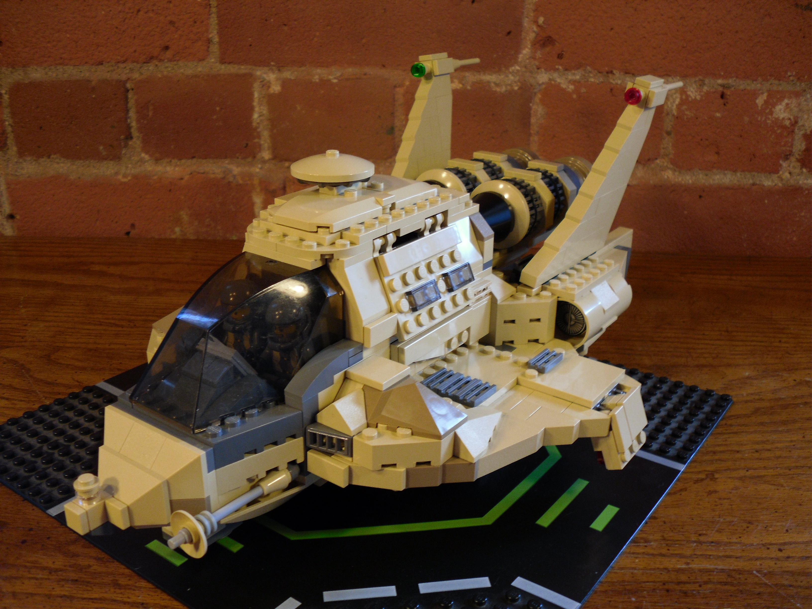colonial_raptor_01.jpg