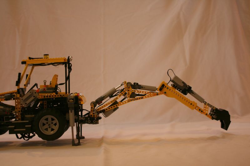 backhoe008.jpg