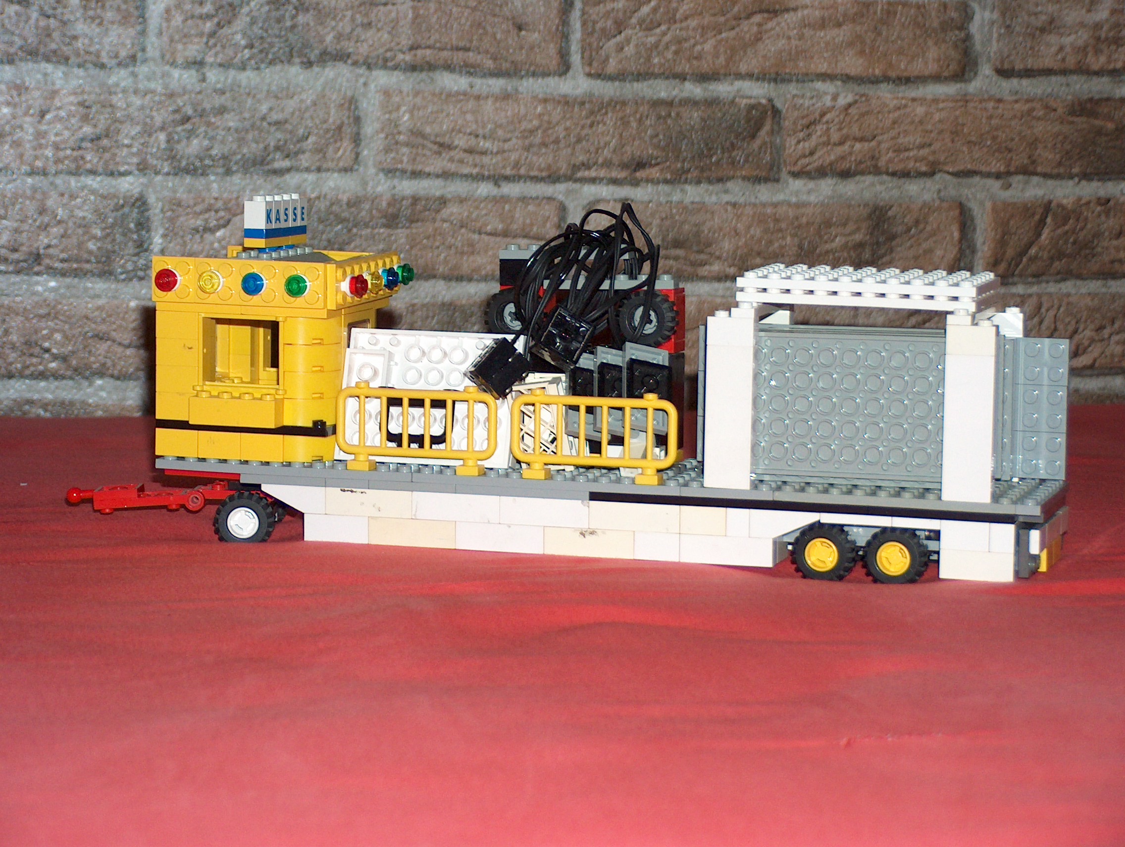 wagen_mit_der_kasse.jpg