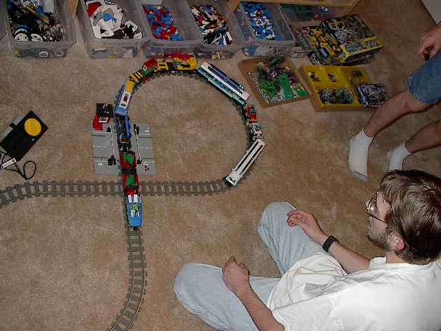 massive_train_layout2.jpg