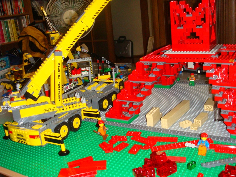 lego08092102.jpg