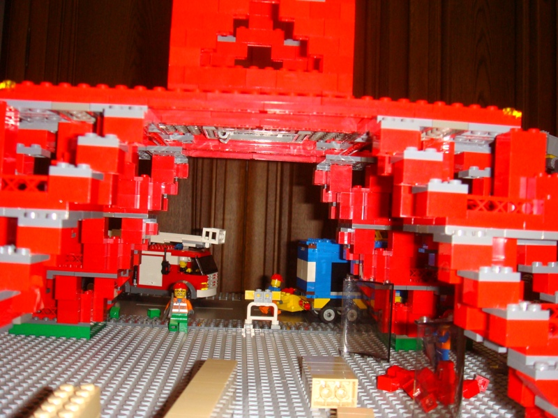 lego08092106.jpg