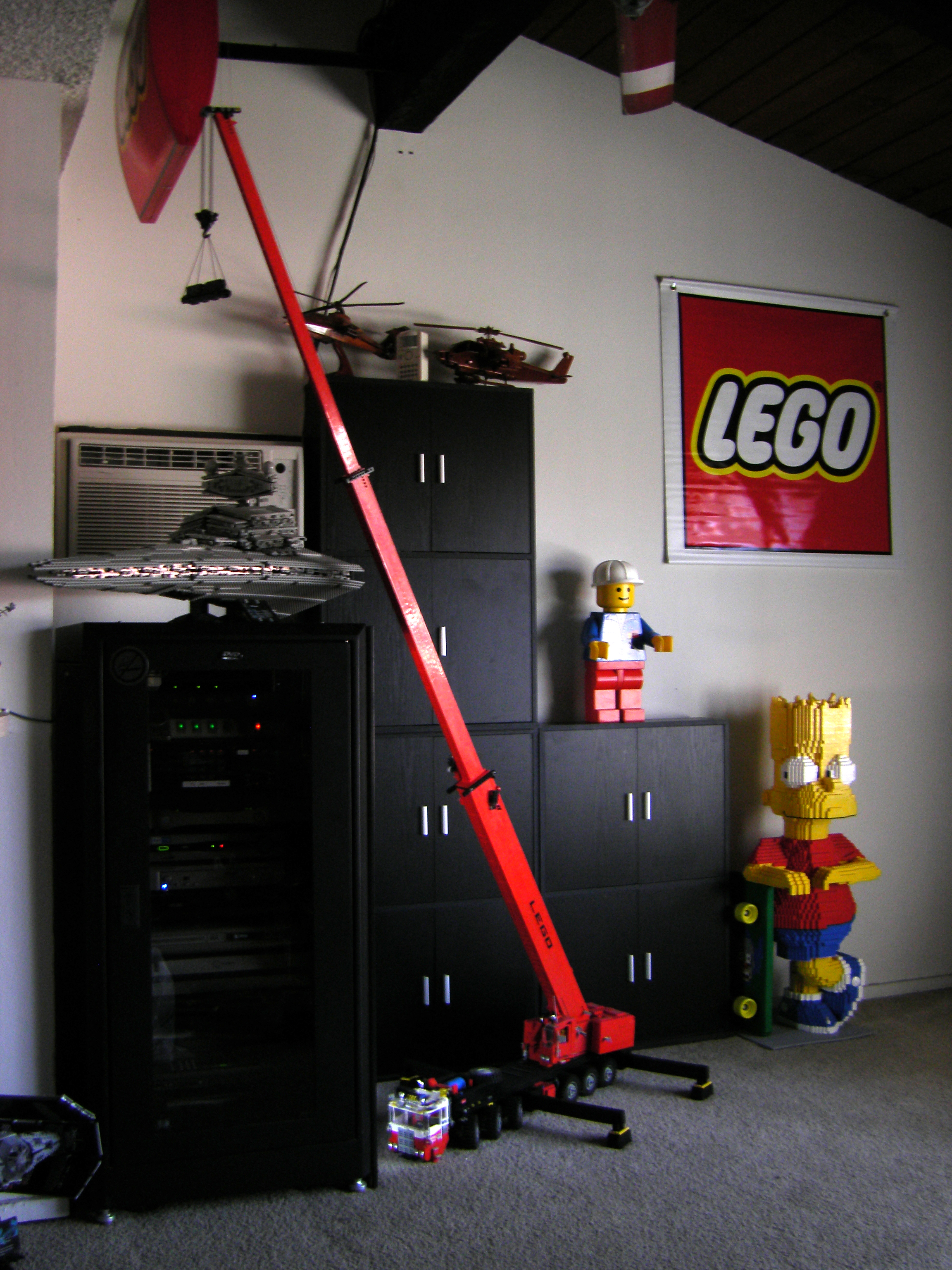 lego_mobile_crane.jpg