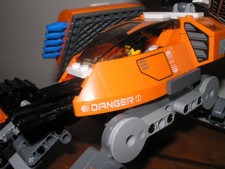 mobile_defense_tank_06.jpg