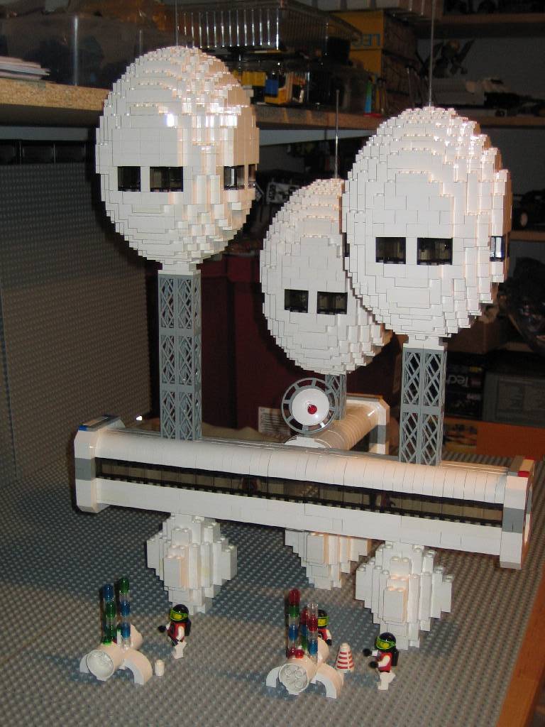 eggalienshome-04.jpg