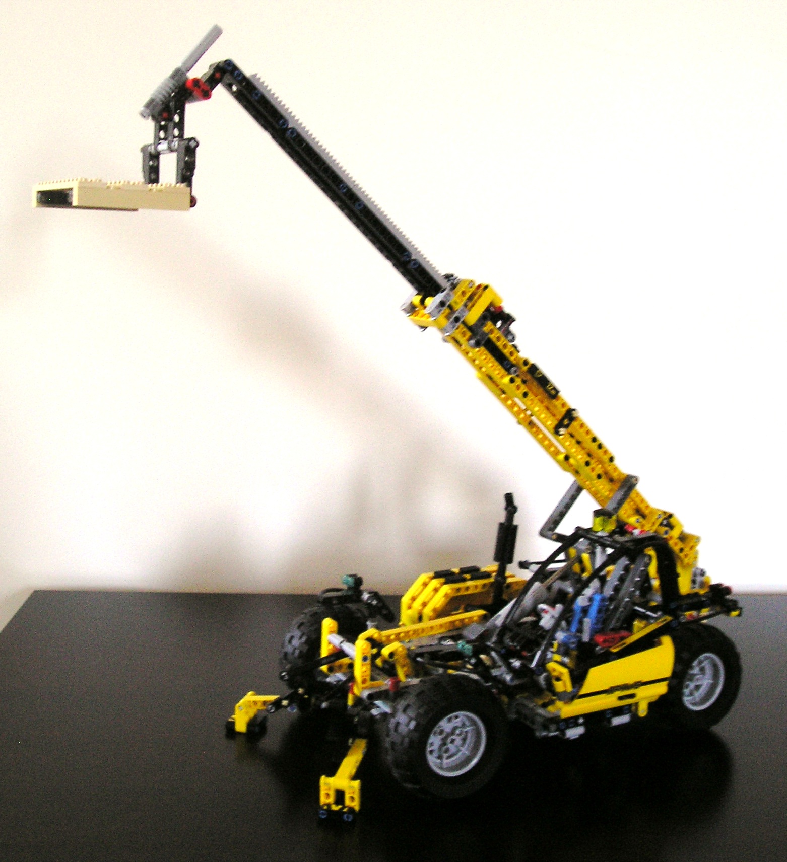 telescopic_crane_2_crop.jpg