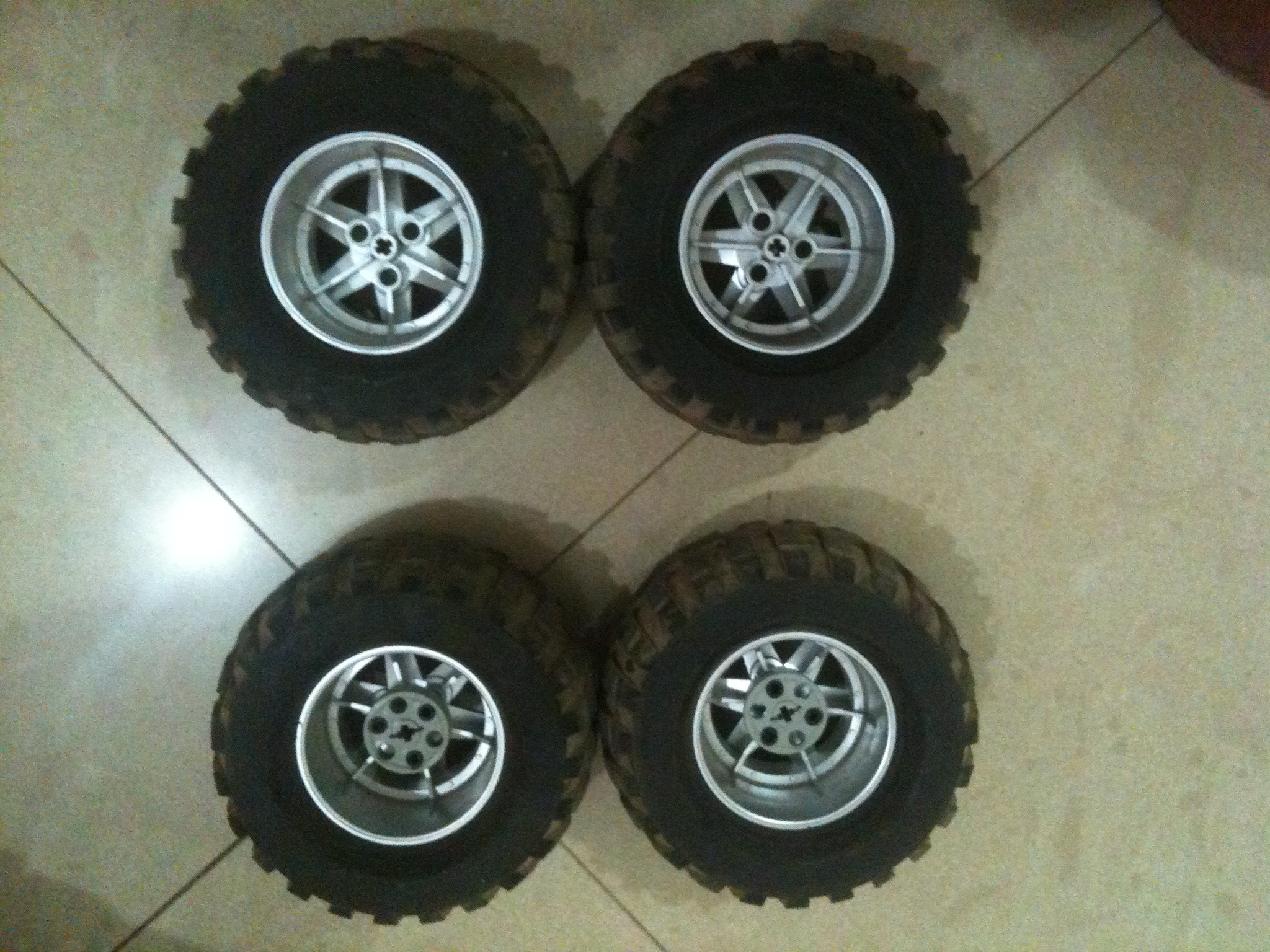 front-and-rear-wheels.jpg