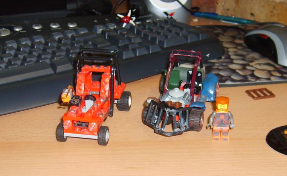half_life_2_episode_2_jeep_and_hl2_jeep.jpg