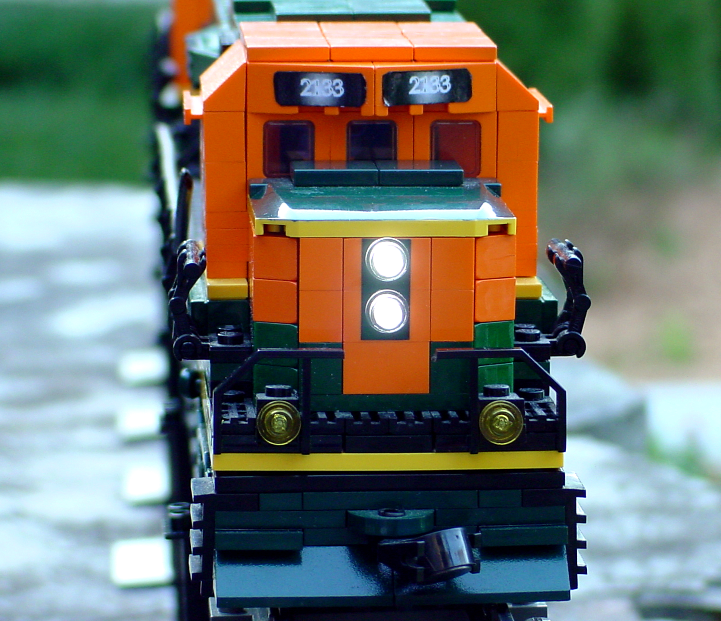 bnsf_nose_110.jpg