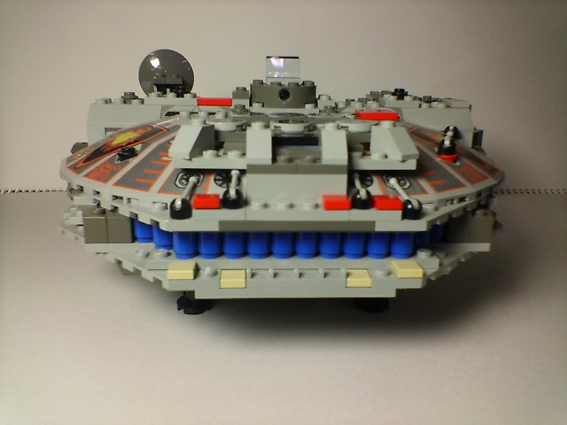 sd_millennium_falcon_013.jpg