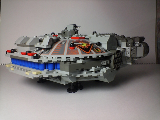 sd_millennium_falcon_014.jpg