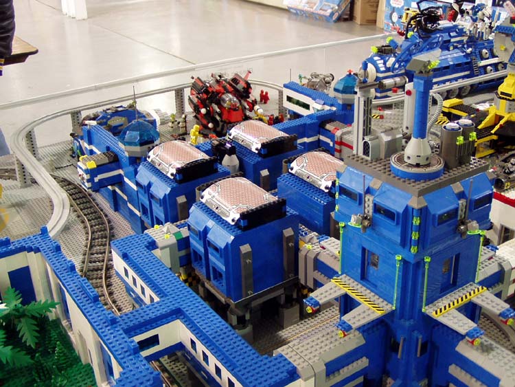 moonbase_barracks_and_speeder_tower_2.jpg