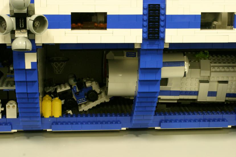 shuttlebay4.jpg