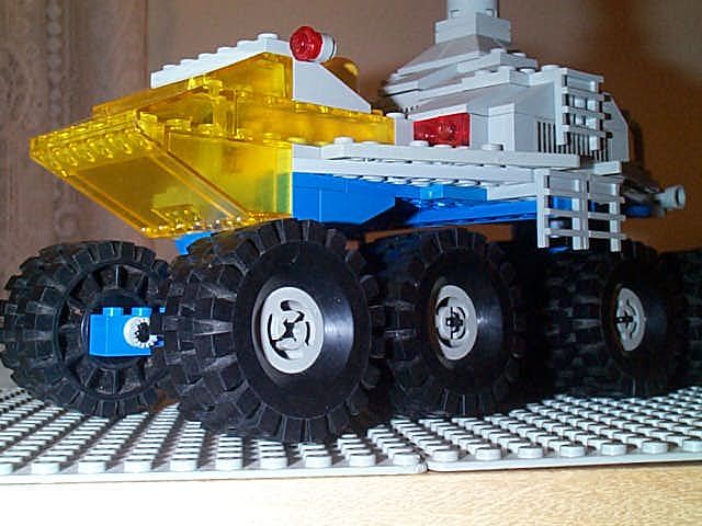 mineralexplorer_minifigview.jpg