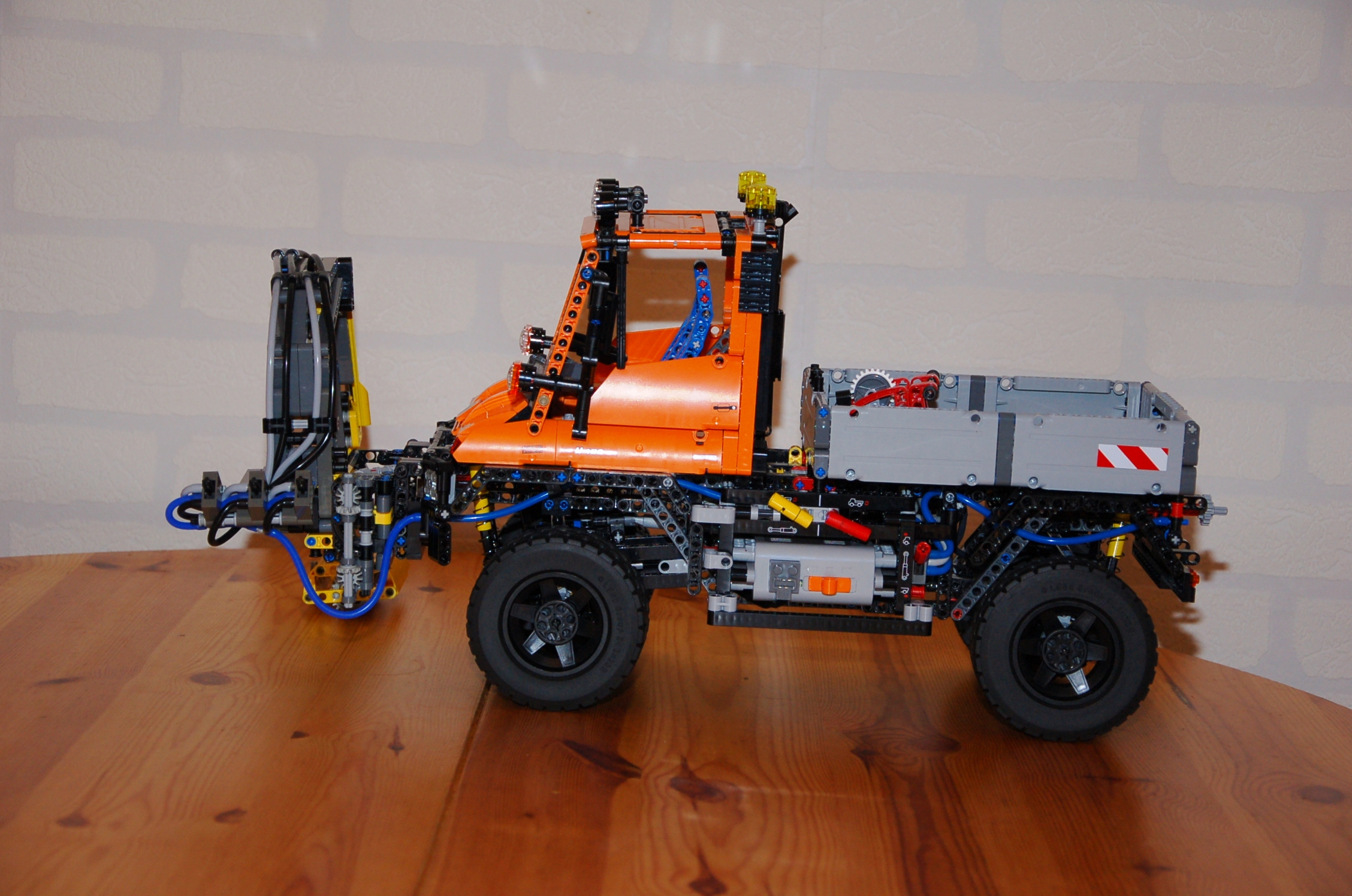 8110_unimog_mower_07.jpg