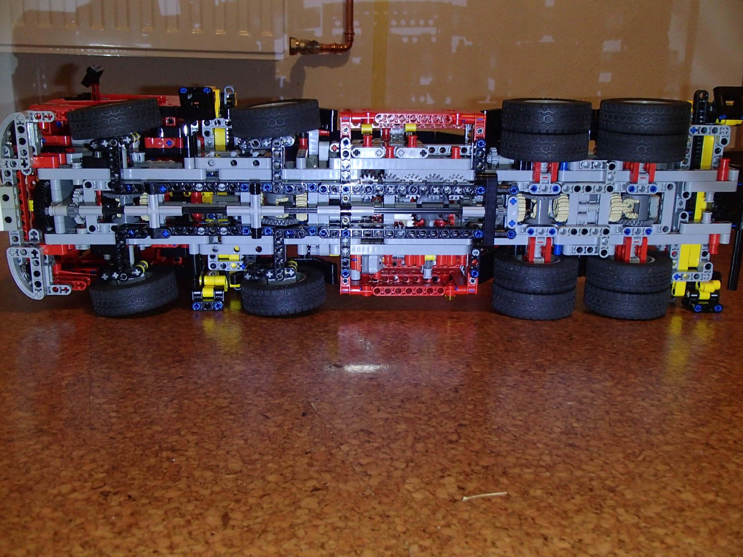 8258_8x8_8wd-017.jpg