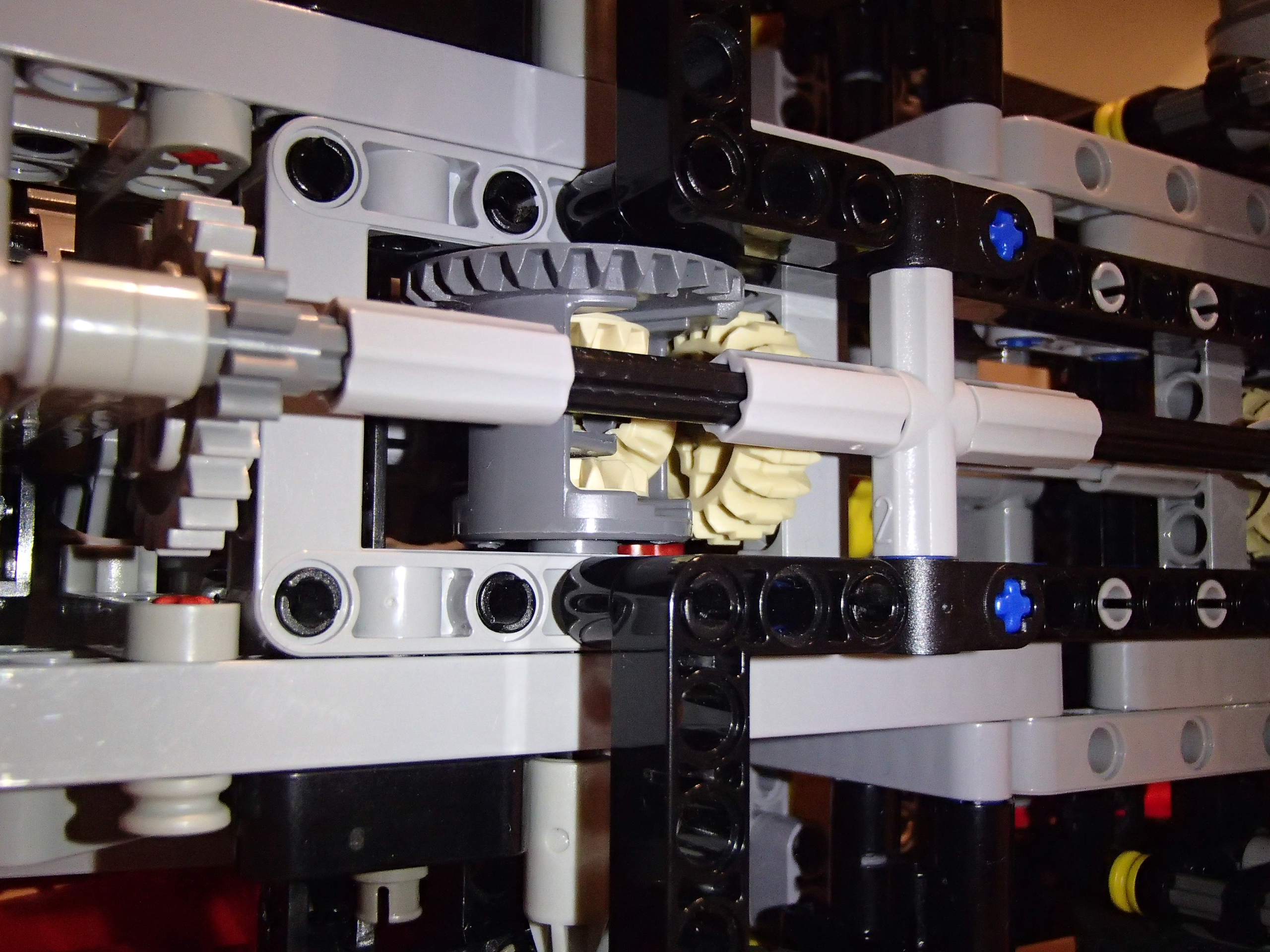 8258_8x8_8wd-019.jpg