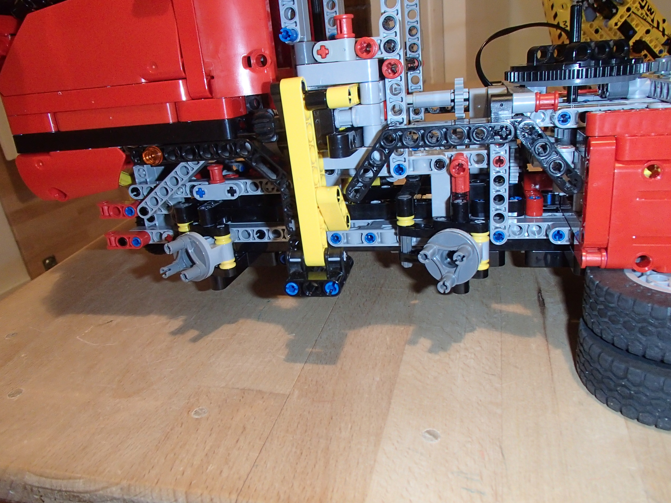 8258_8x8_8wd-026.jpg