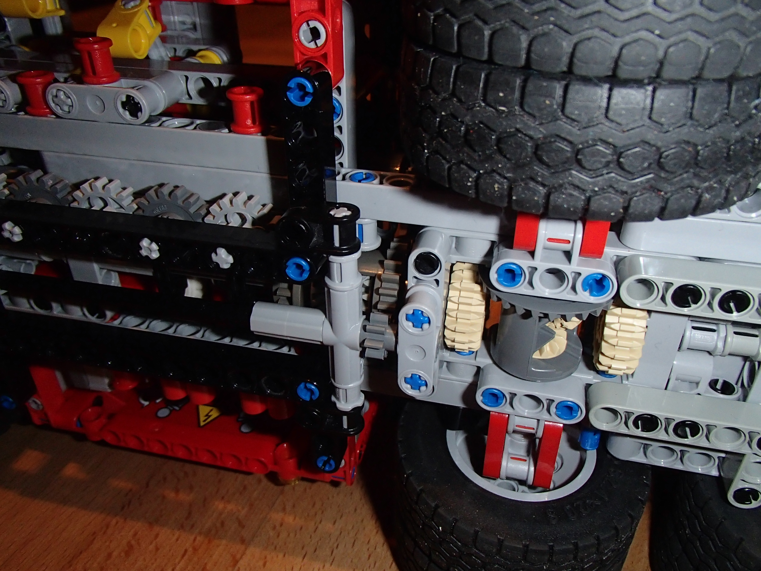 8258_8x8_8wd-051.jpg
