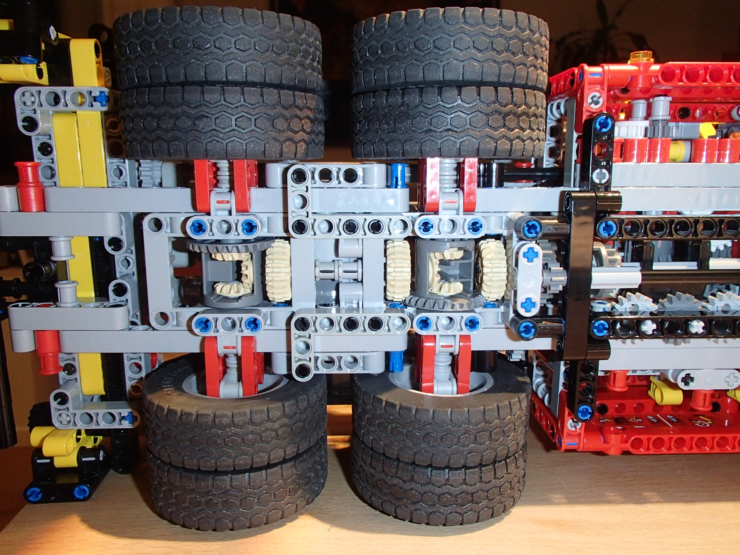 8258_8x8_8wd-053.jpg
