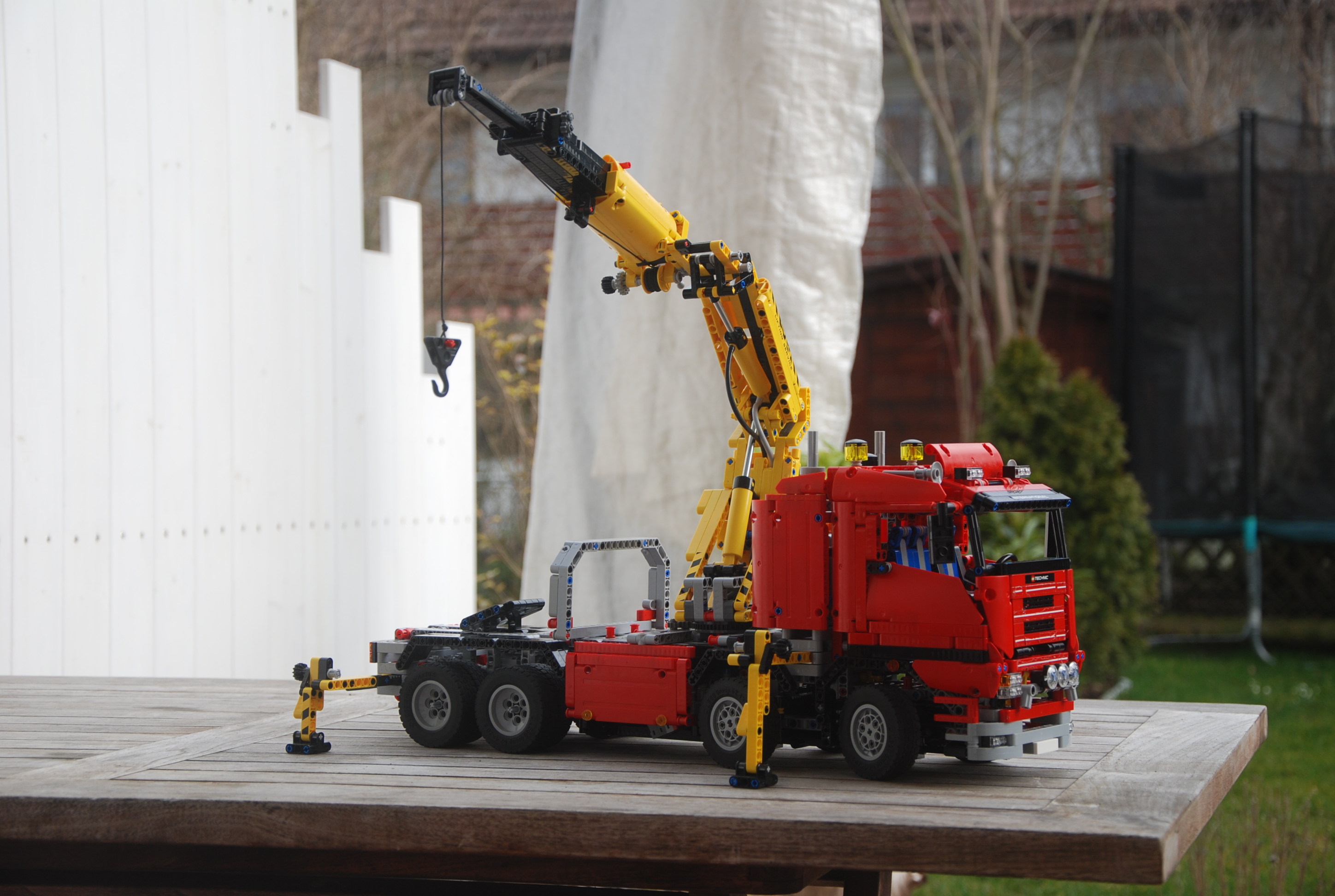 8258_8x8_8wd-055.jpg