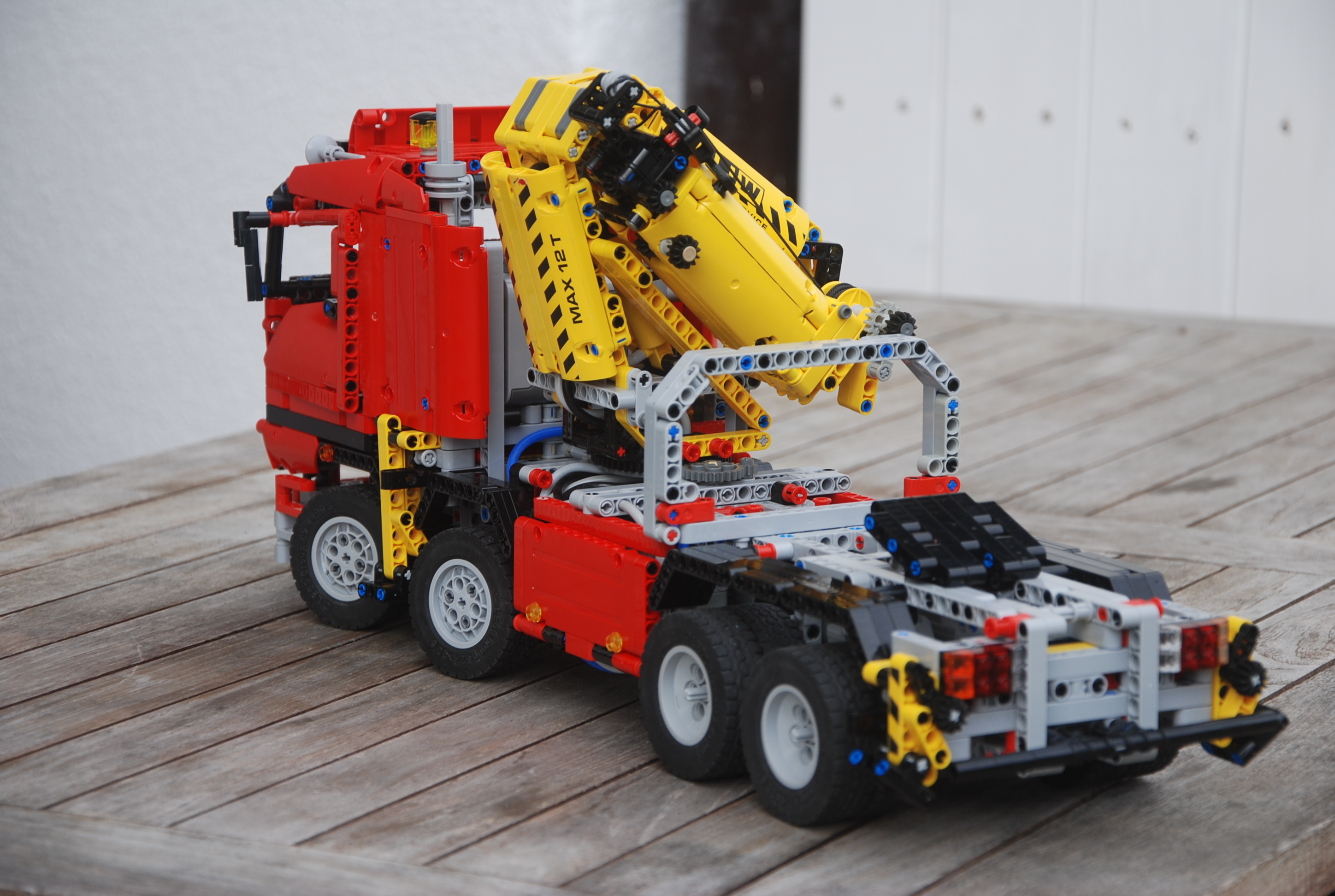 8258_8x8_8wd-063.jpg